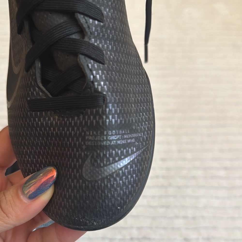 Kids Nike Football shoes - Picture 5 of 6